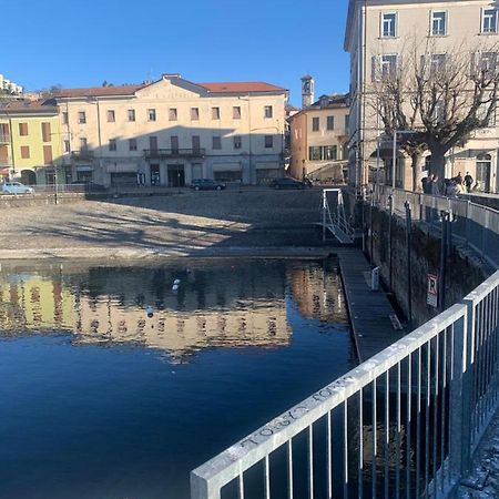 Palazzo Clerici Lägenhet Luino Exteriör bild