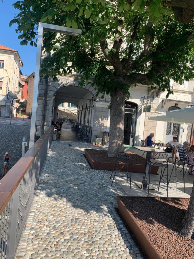 Palazzo Clerici Lägenhet Luino Exteriör bild